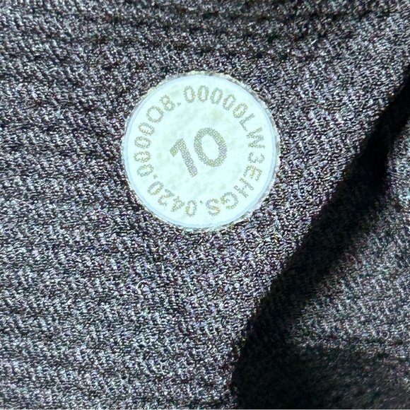 Lululemon Runderful Long Sleeve Athletic Pullover Top | Size 10 - Picture 10 of 10